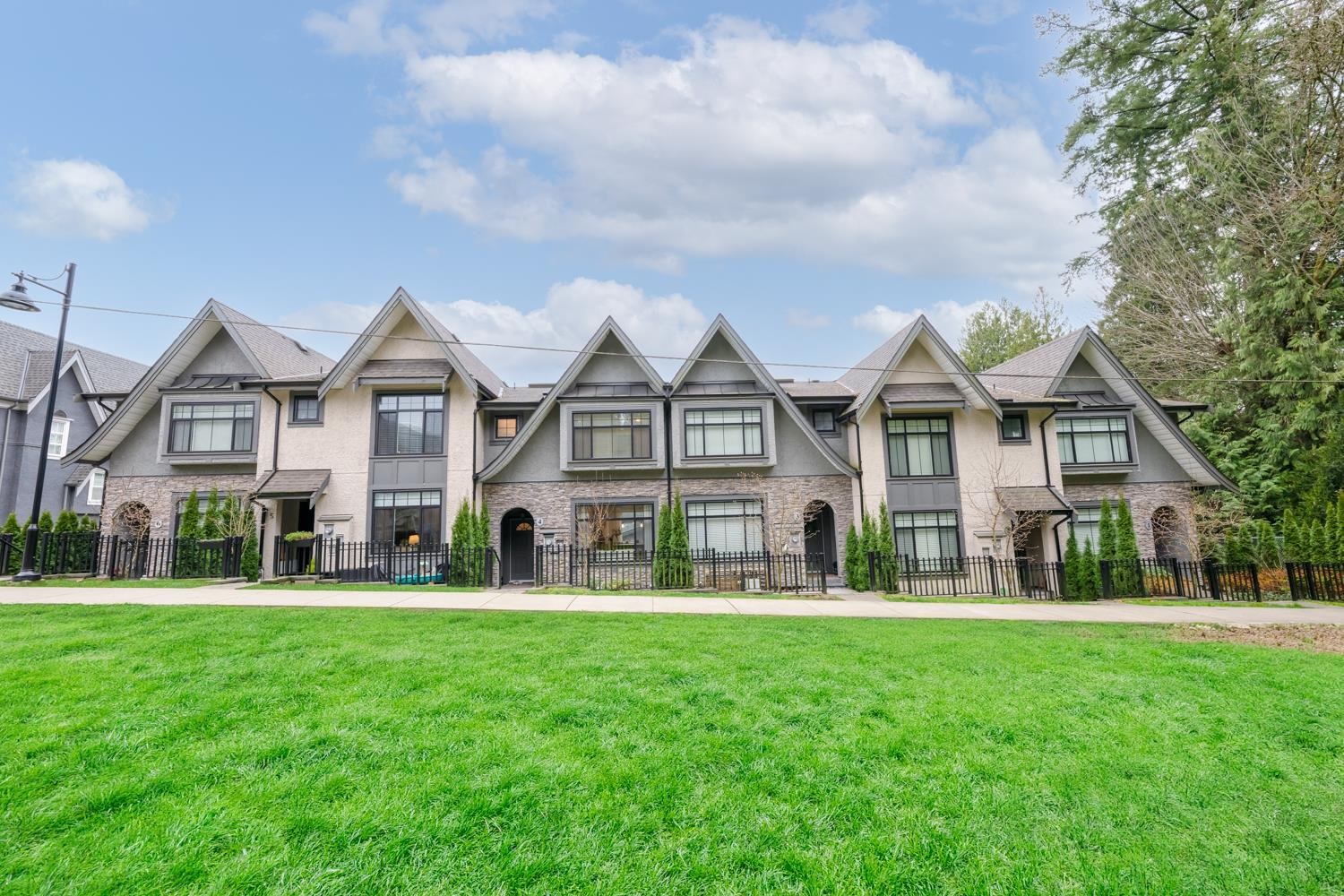 Additional image 2 of 4-3406 Roxton Avenue, Coquitlam, BC, V3B 0G7