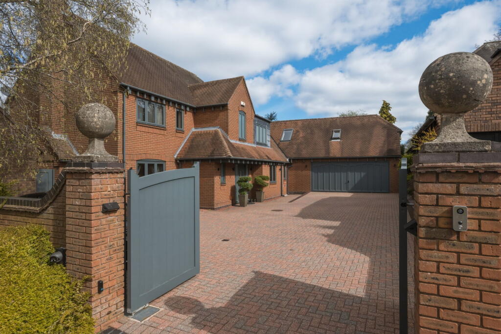 Earlsmere, Earlswood, Solihull, B94 6AJ