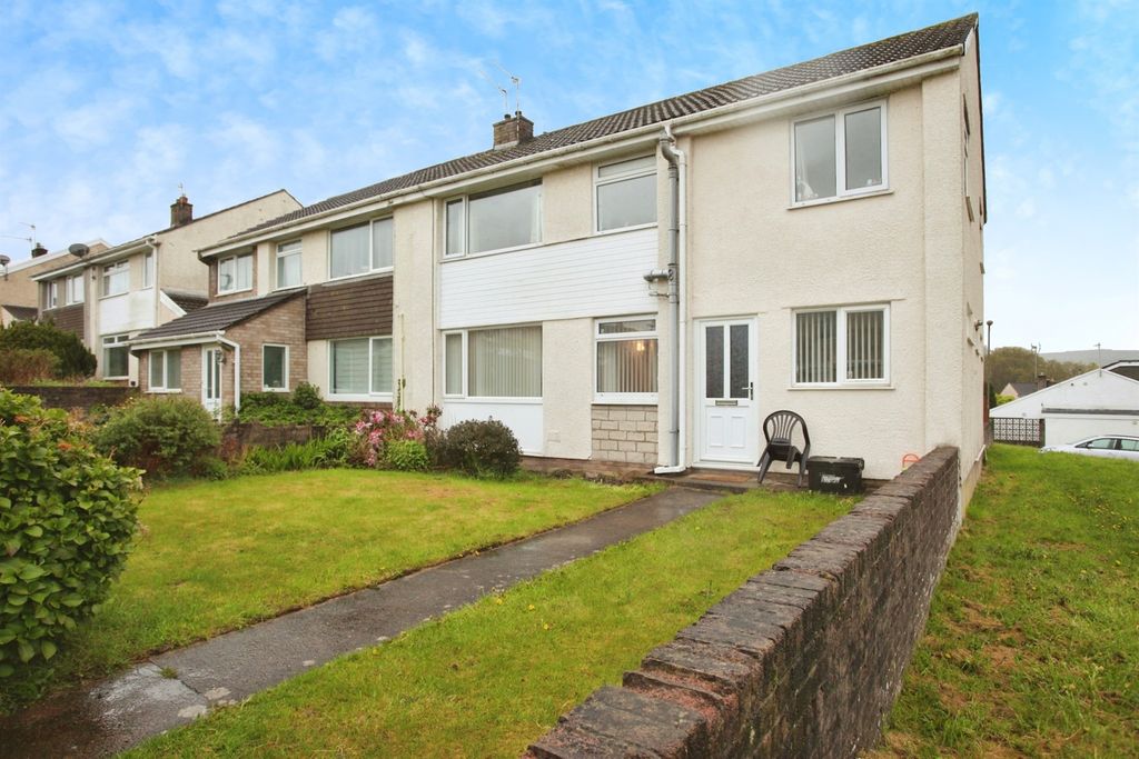 Additional image 15 of 5 bed semi-detached house for saleSt. James Close, Maesycwmmer, Hengoed CF82