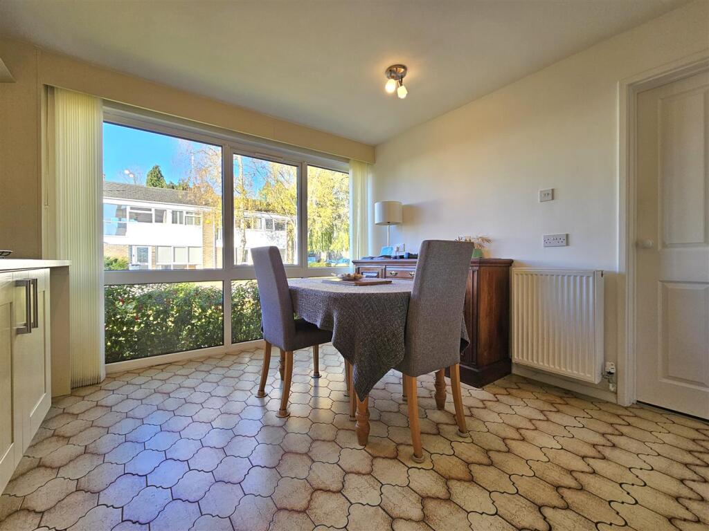Pine Close, Solihull photo 5