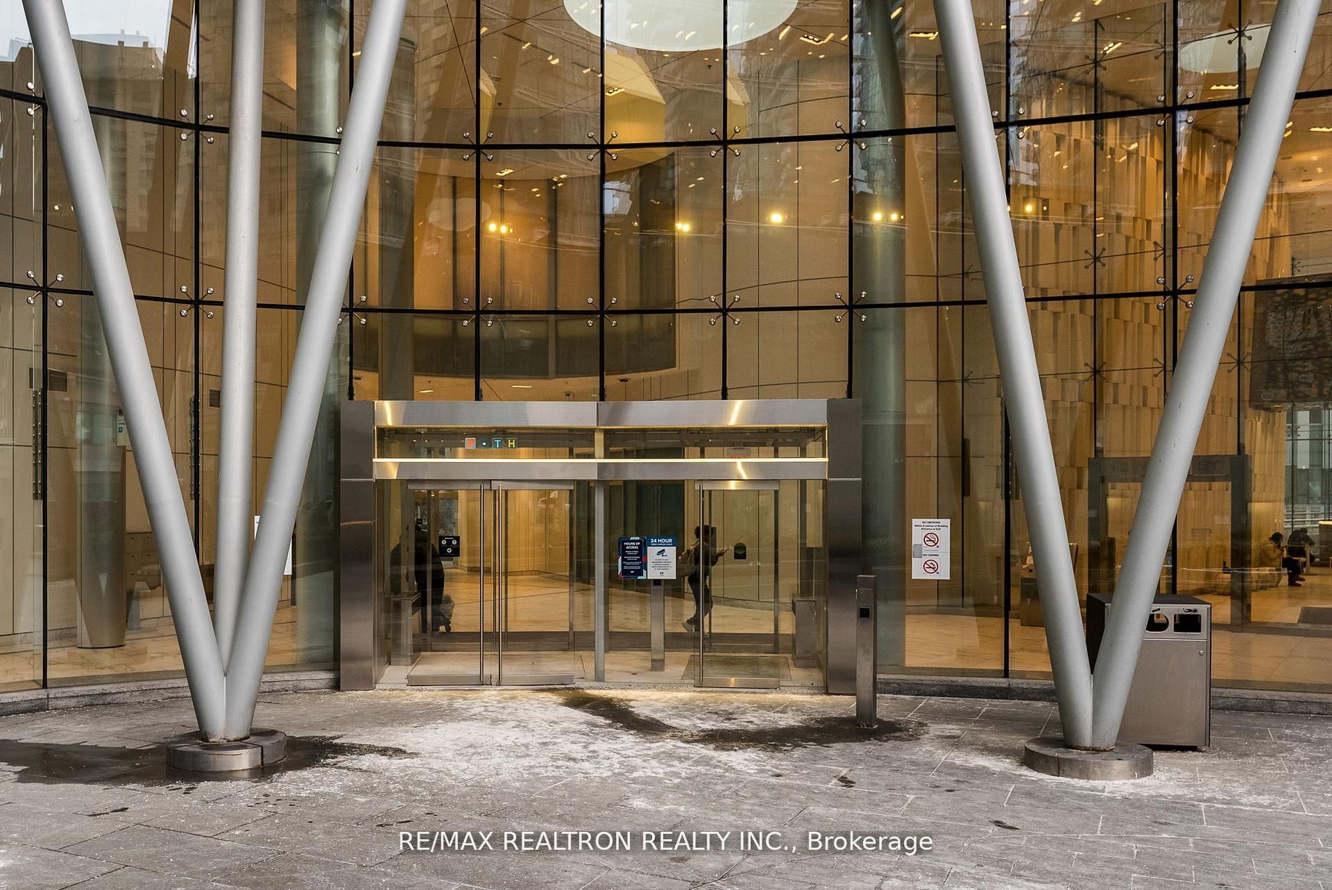 Additional image 4 of 807-14 York Street, Toronto, ON, M5J 0B1