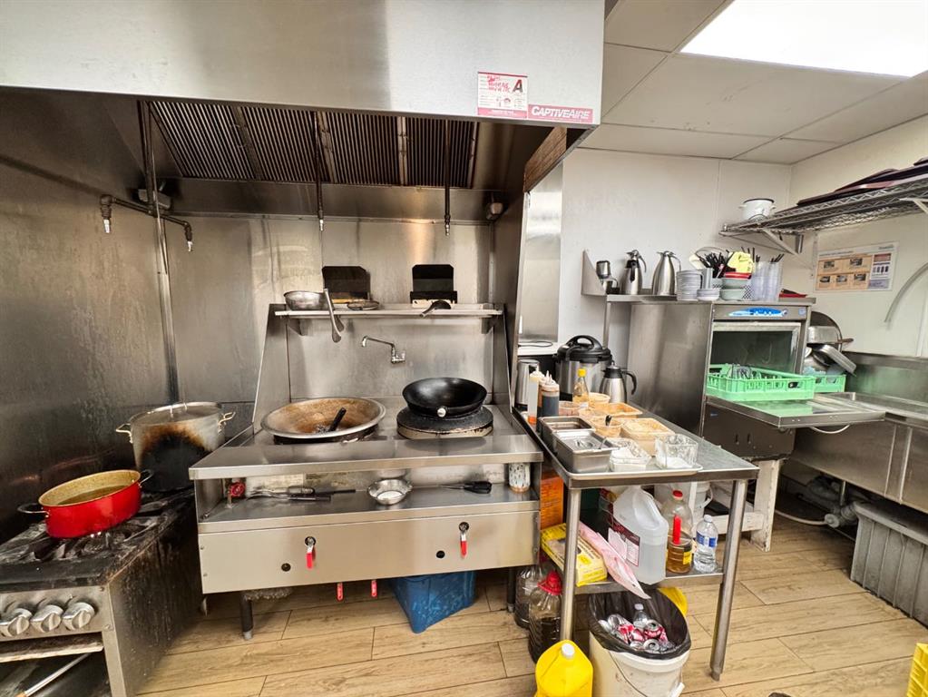 Additional image 4 of 683 10 Street SW, Calgary, AB, T2P 5G3