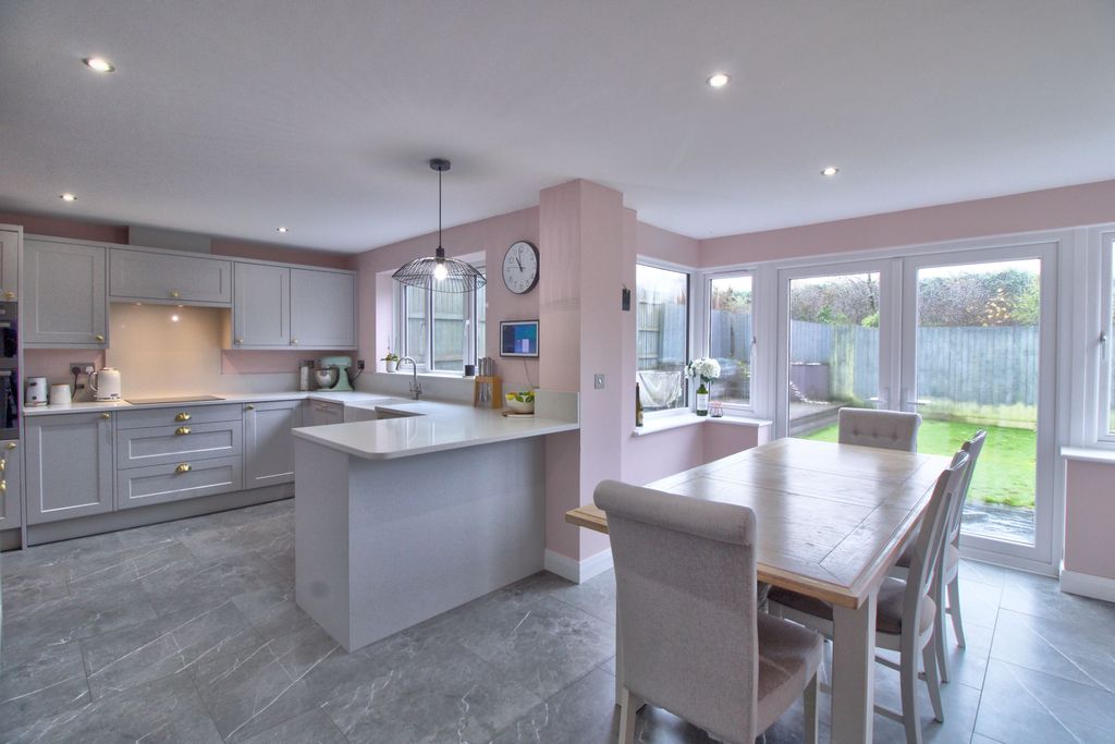 Additional image 12 of 4 bed detached house for saleClos Y Goron, Blackwood NP12