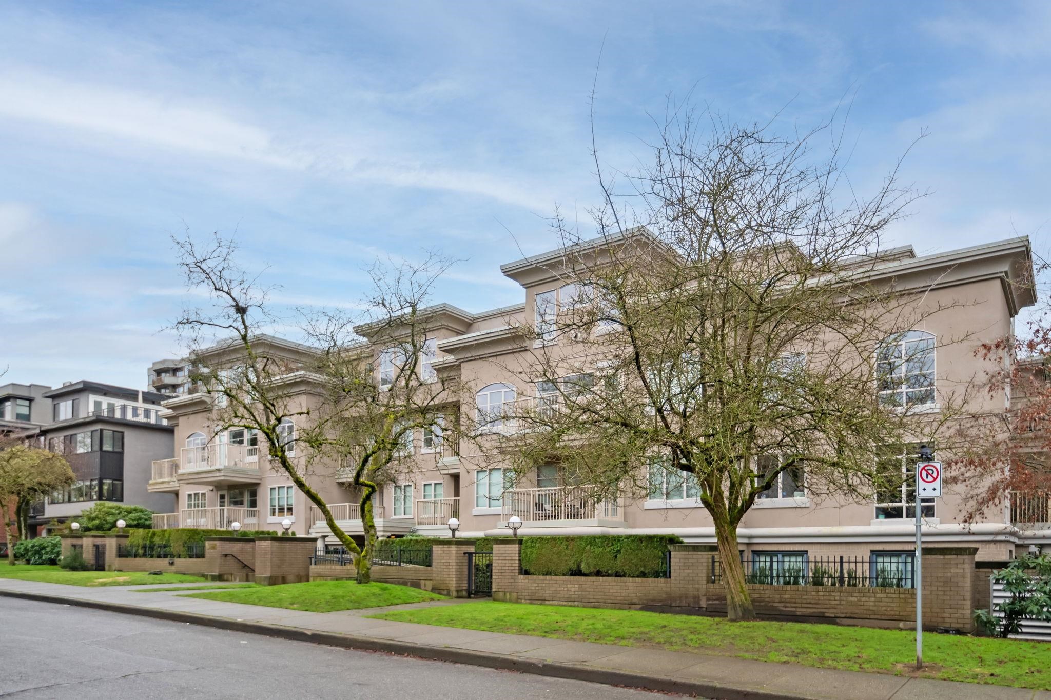 206-2490 2nd Avenue W, Vancouver, BC, V6K 1J6