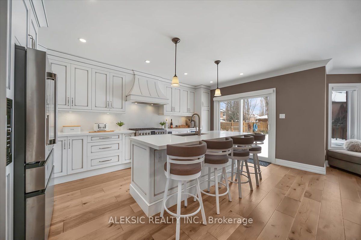 Additional image 2 of 33 Hillpath Crescent, Brampton, ON, L6Z 4T7