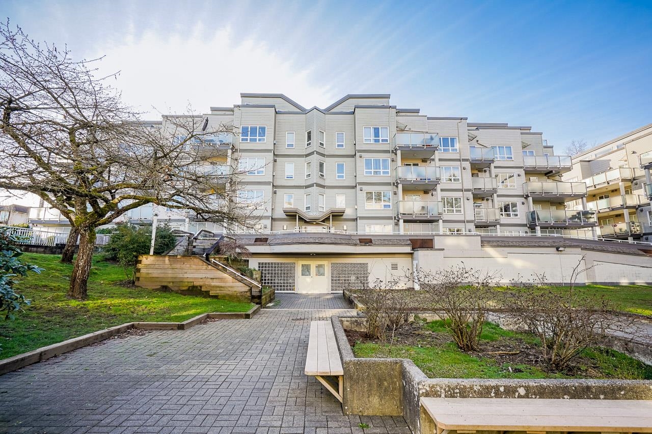 206-14355 103 Avenue, Surrey, BC, V3T 5V5