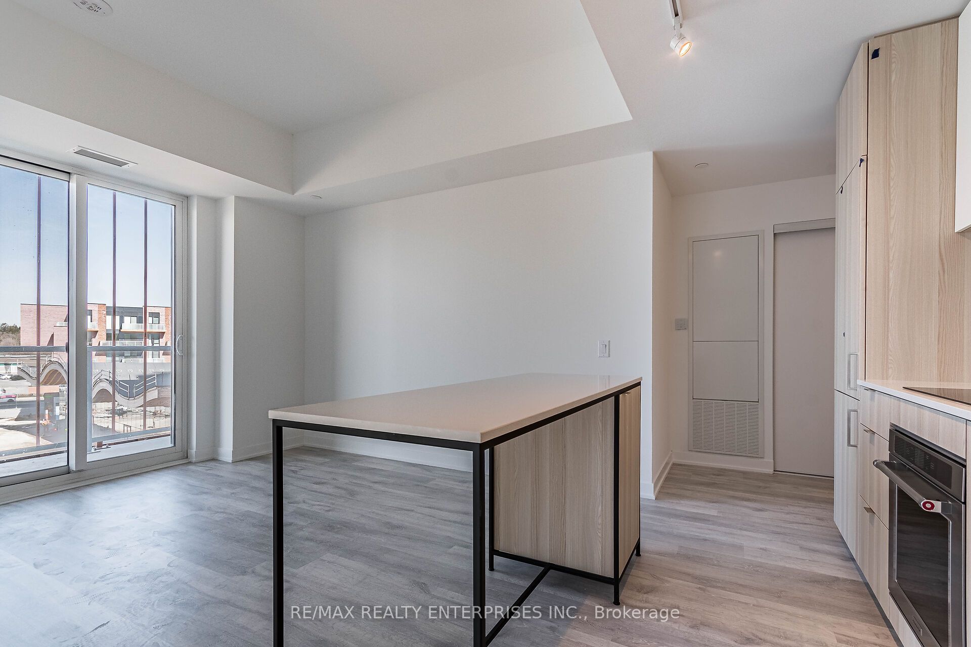 Additional image 3 of 422-220 Missinnihe Way, Mississauga, ON, L5H 0A9