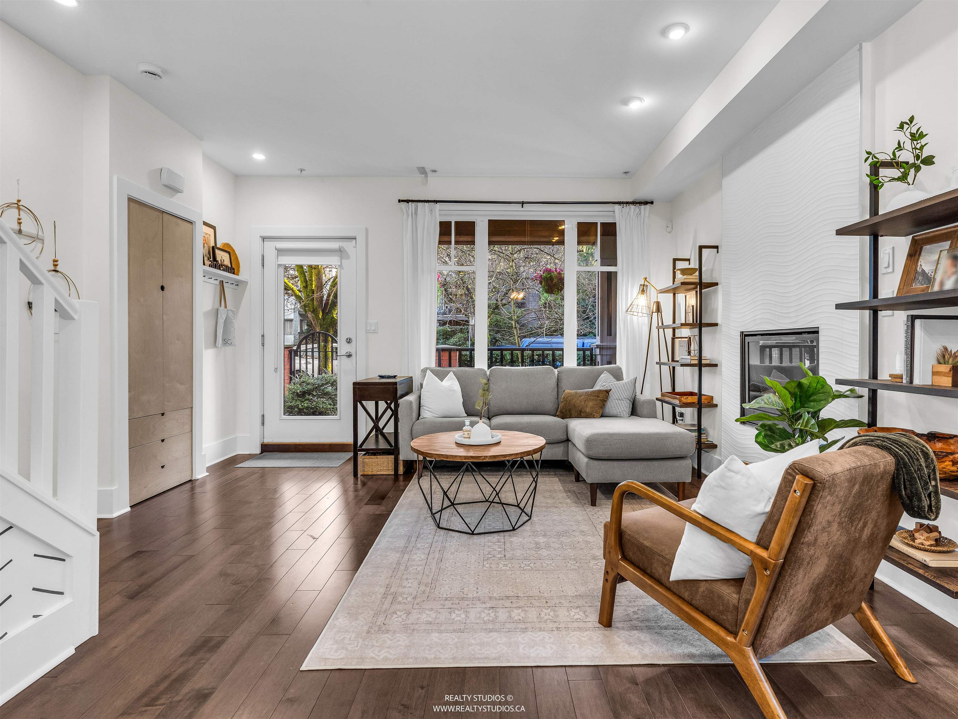 Additional image 3 of 329 7th Avenue E, Vancouver, BC, V5T 1M9