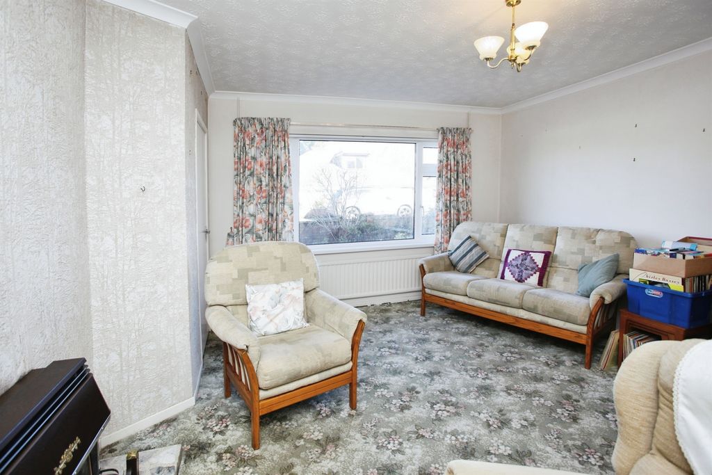 Additional image 4 of 4 bed semi-detached house for saleMardy Crescent, Caerphilly CF83