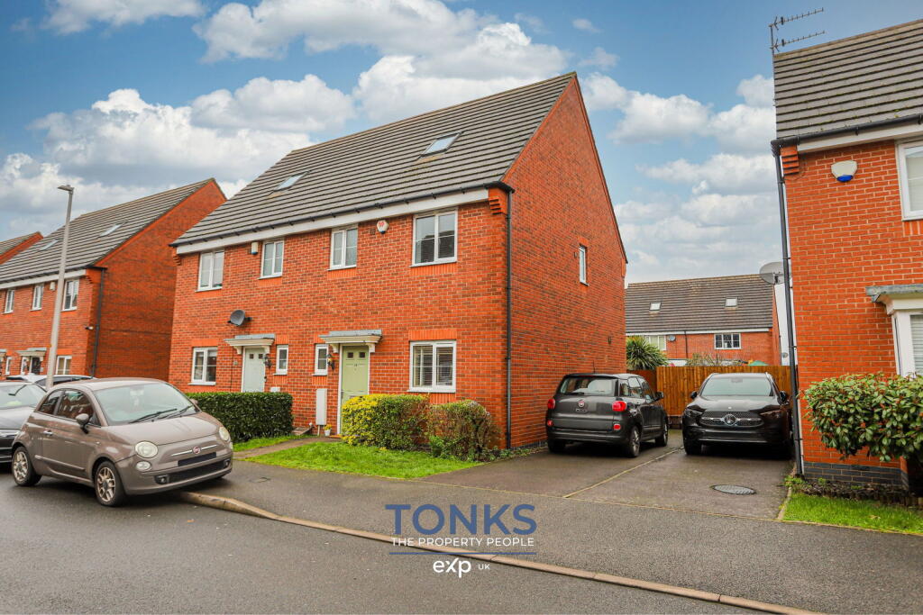 Old College Avenue, Oldbury, B68 8BG