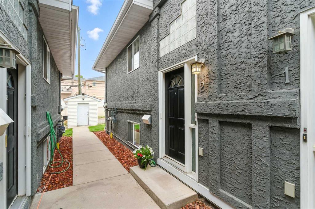 Additional image 3 of 2-2207 28 Street SW, Calgary, AB, T3E 2H5