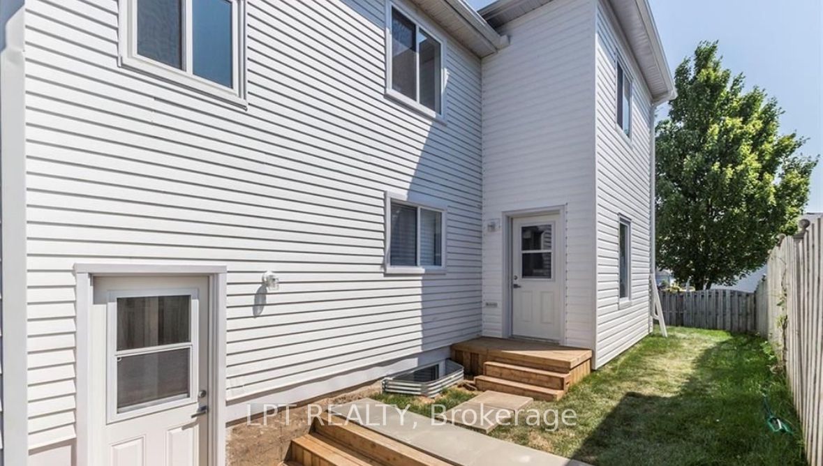 Additional image 2 of Unit B-224 Portsmouth Gate, Waterloo, ON, N2T 2H9