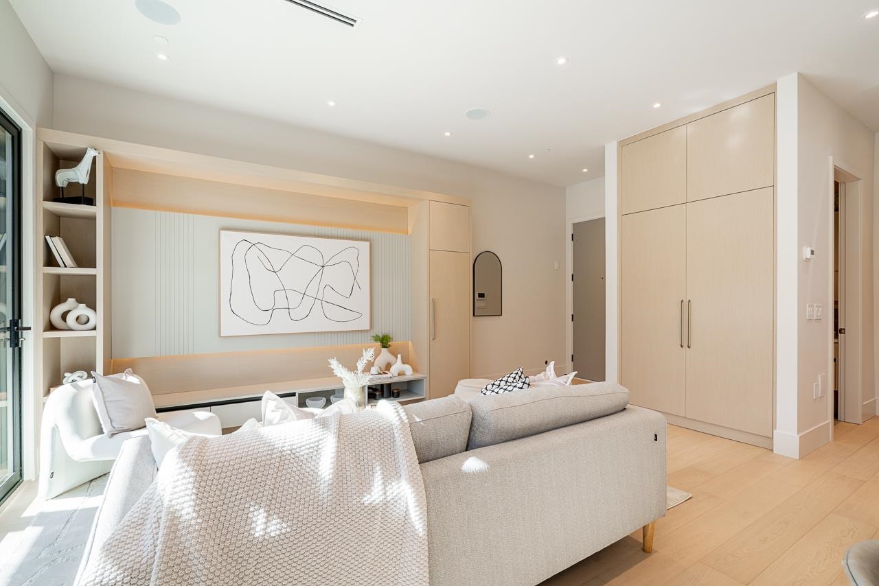 Additional image 4 of 2-372 37th Avenue E, Vancouver, BC, V5W 1E7