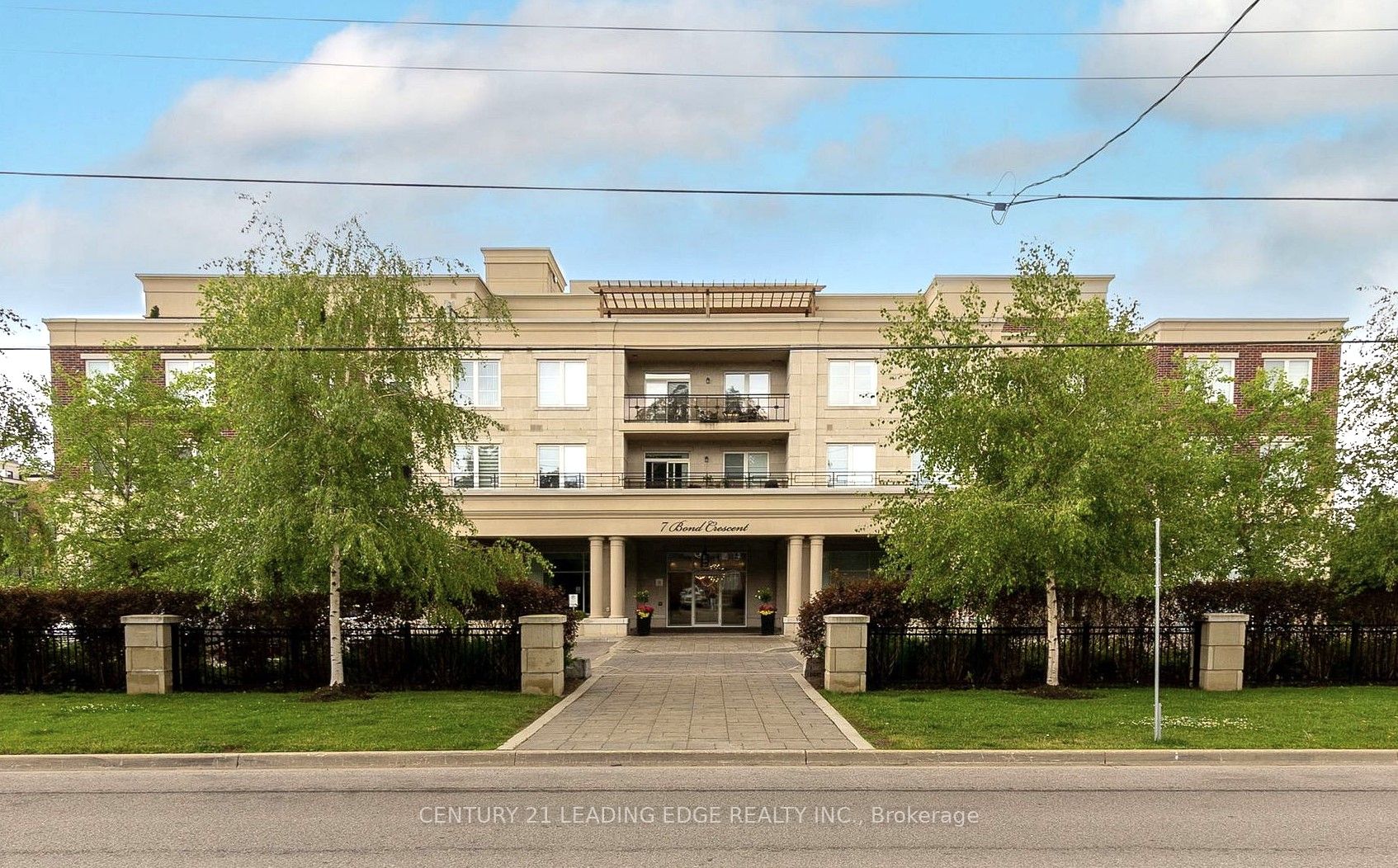 25-7 Bond Crescent, Richmond Hill, ON, L4E 1E6