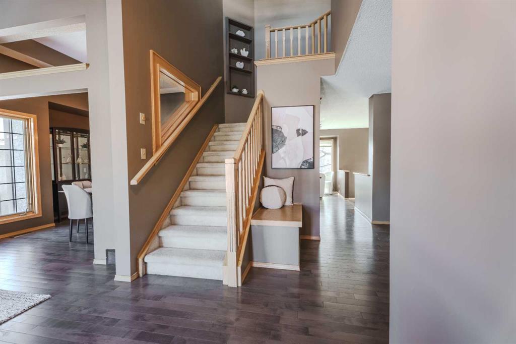 Additional image 5 of 135 Canterbury Court SW, Calgary, AB, T2W6C1