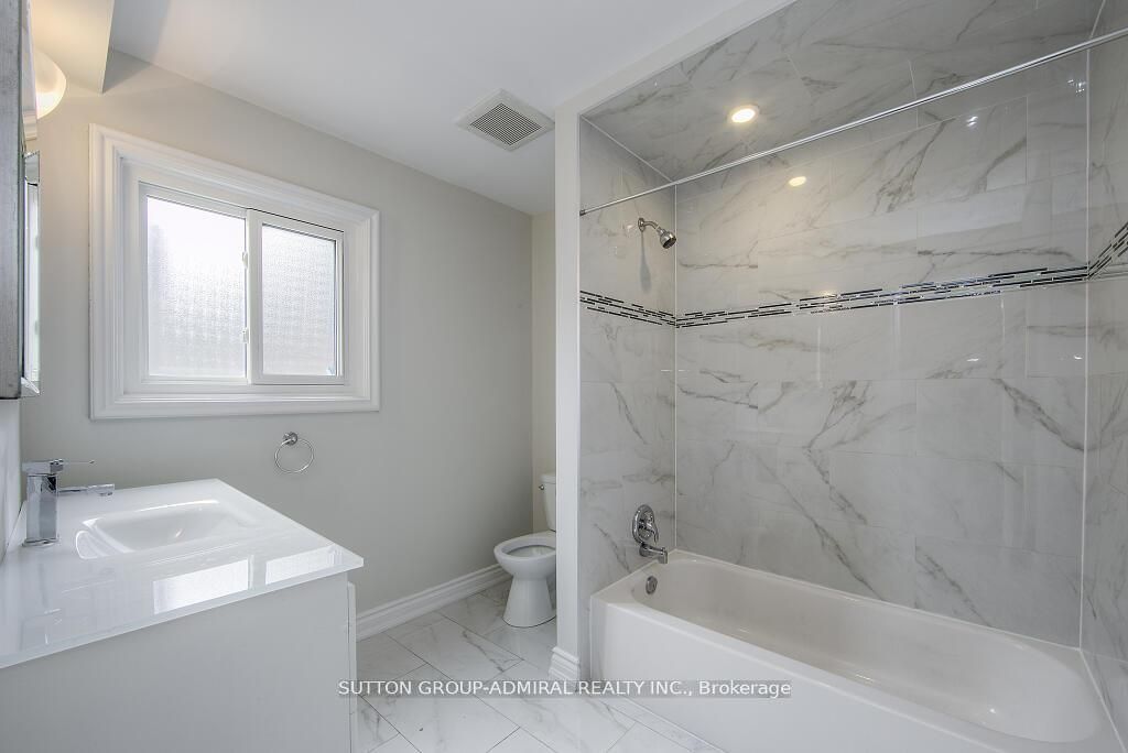 (Back)-7887 Dufferin Street, Vaughan, ON, L4J 3M5 photo 4