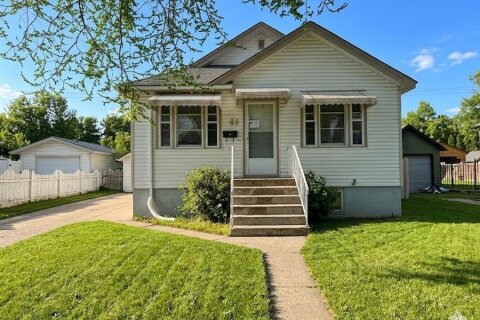 Additional image 7 of 46 2 Street NW, Medicine Hat, AB, T1A 6J1