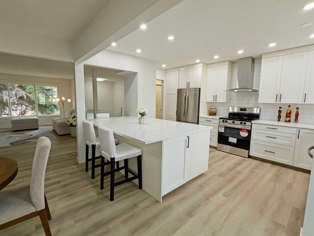 7032 78 Street NW, Calgary, AB, T3B 4H9