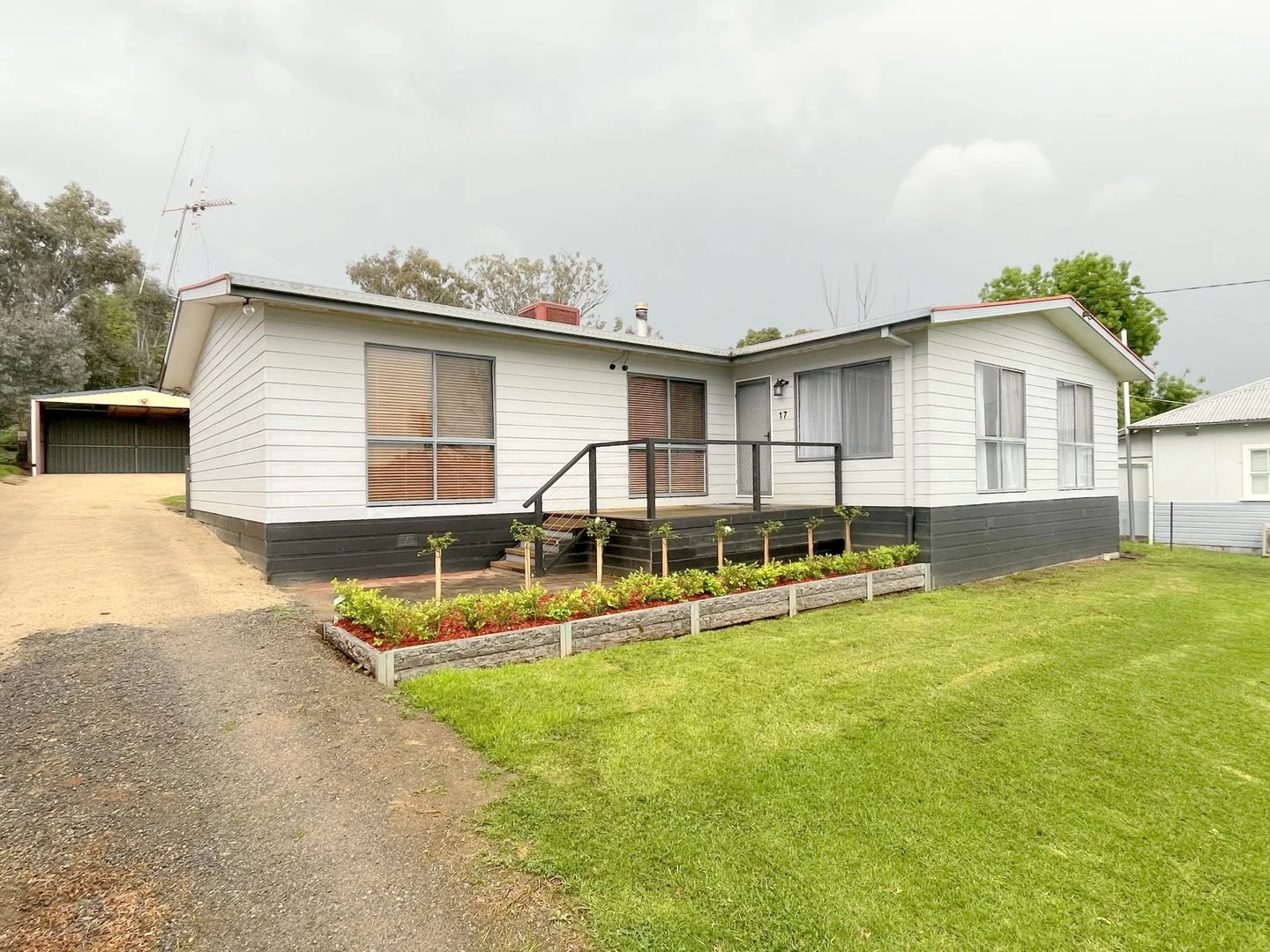 17 East Street, Canowindra NSW 2804