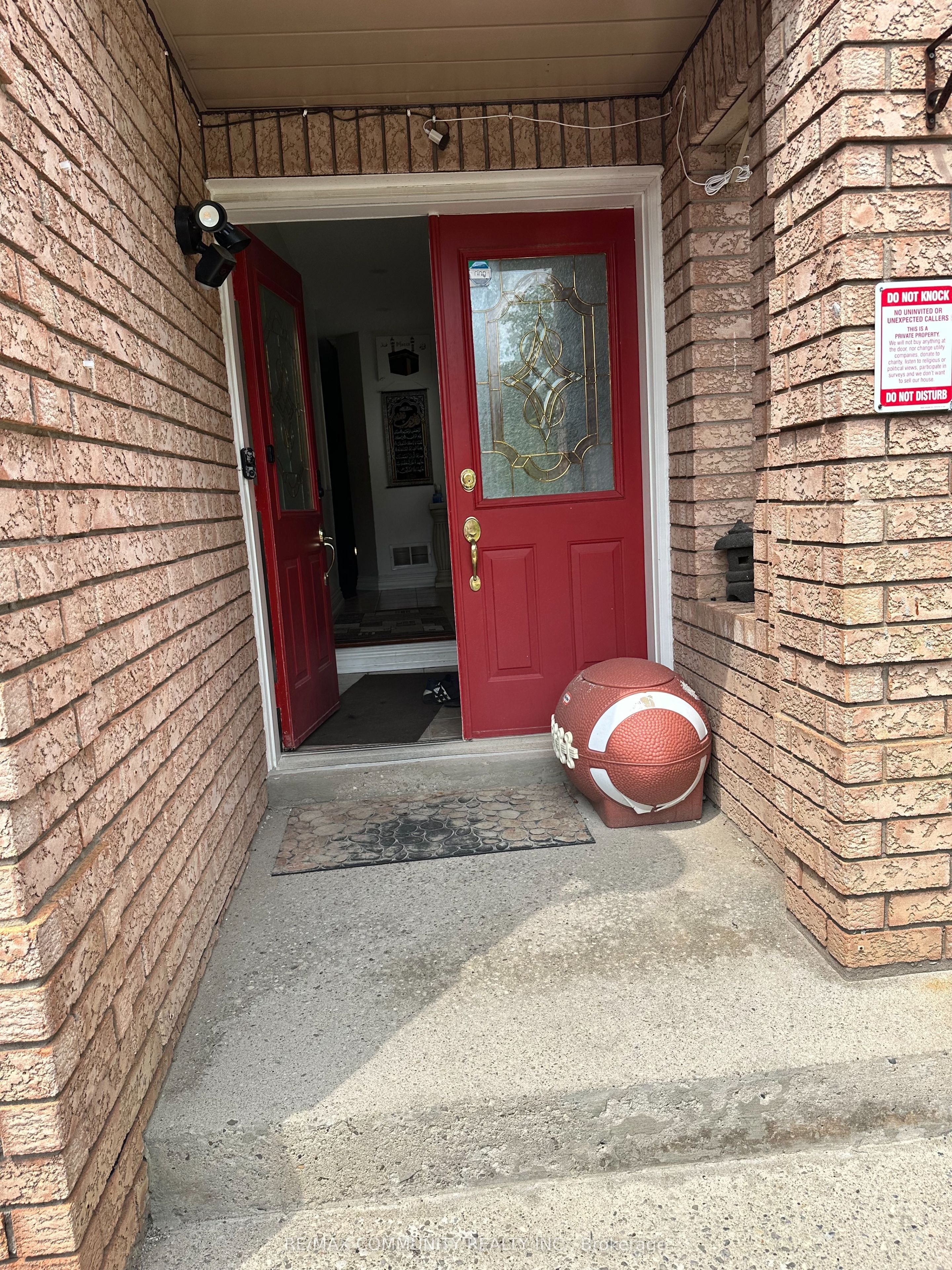 12 Caruso Drive, Brampton, ON, L6Y 5B1