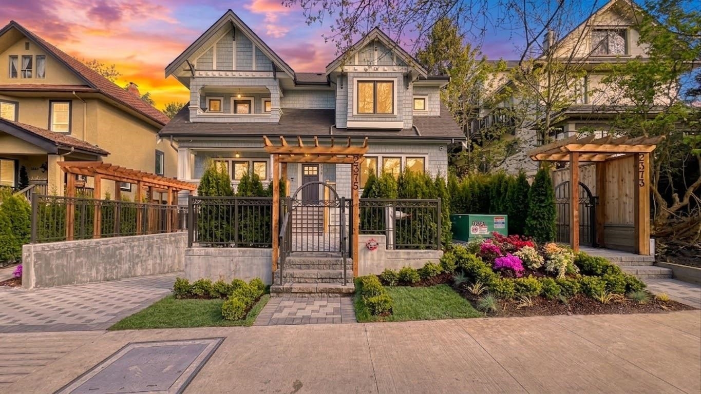 2373 7th Avenue W, Vancouver, BC, V6K 1Y4