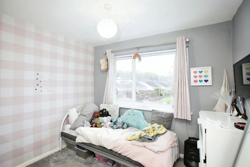 Additional image 12 of 5 bed semi-detached house for saleSt. James Close, Maesycwmmer, Hengoed CF82