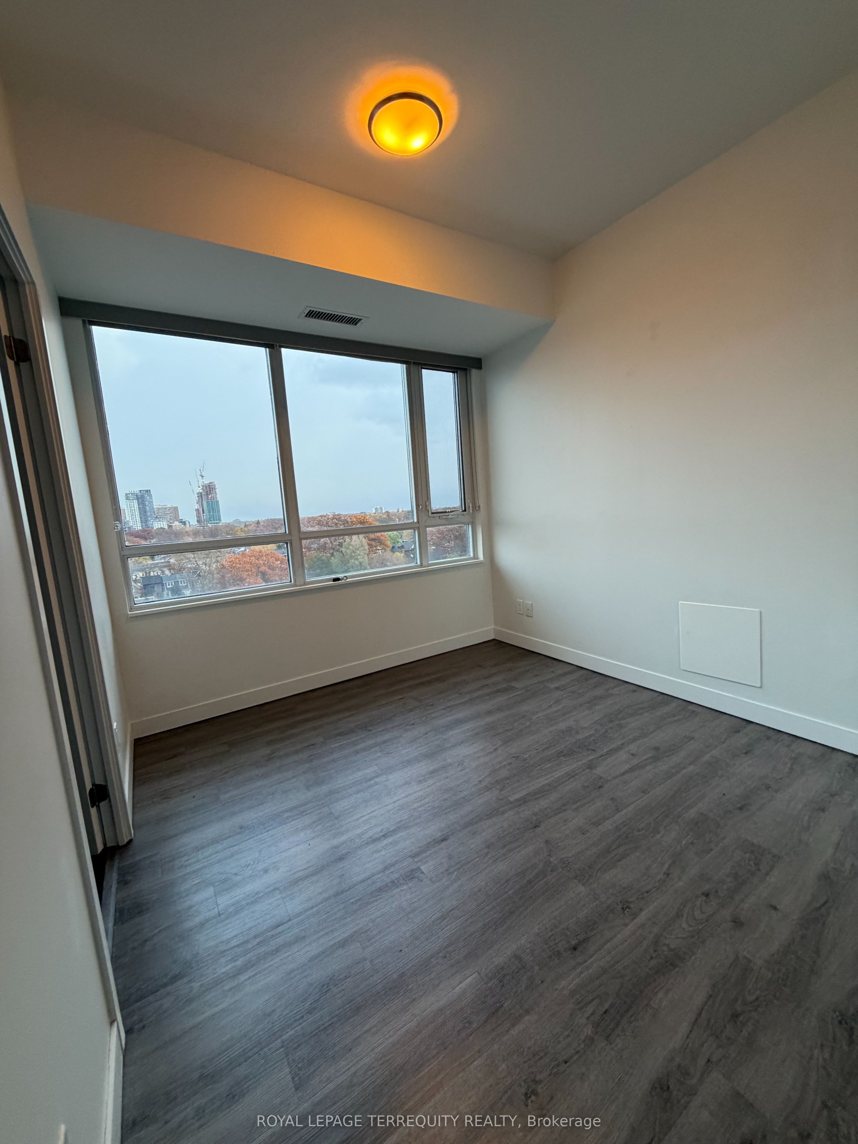 910-2055 Danforth Avenue, Toronto, ON, M4C 1J8 photo 4