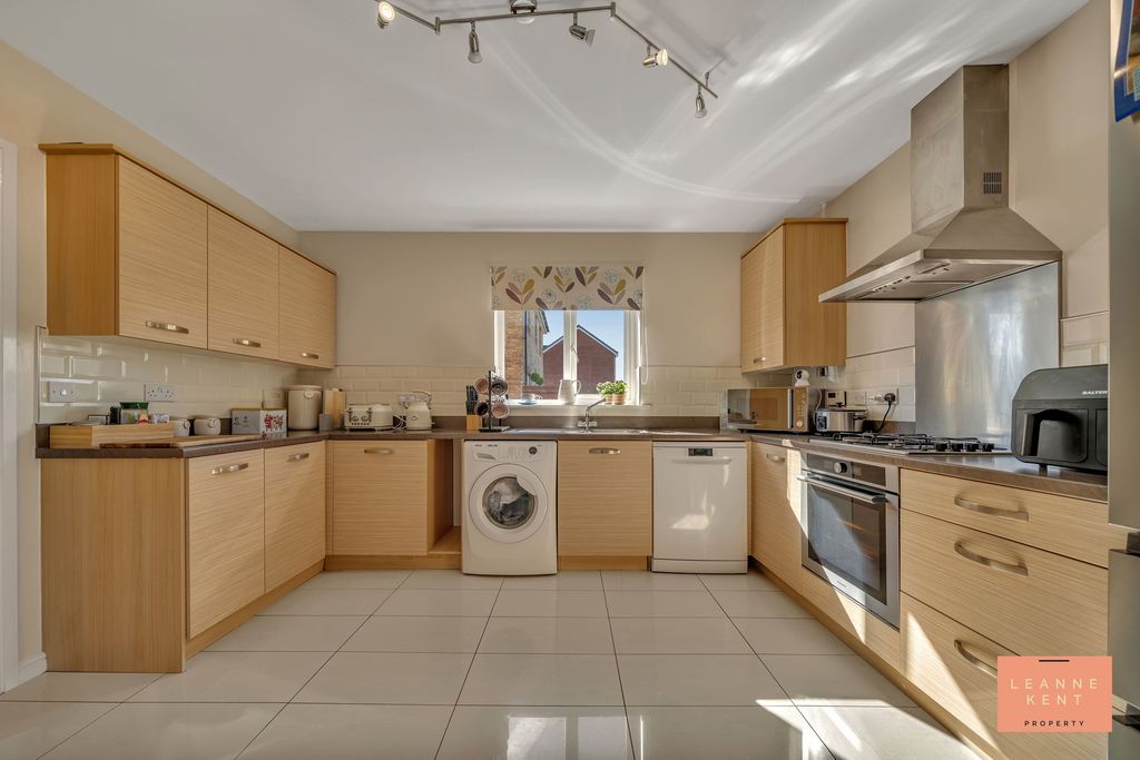 Additional image 17 of 4 bed detached house for saleLong Heath Close, Caerphilly CF83