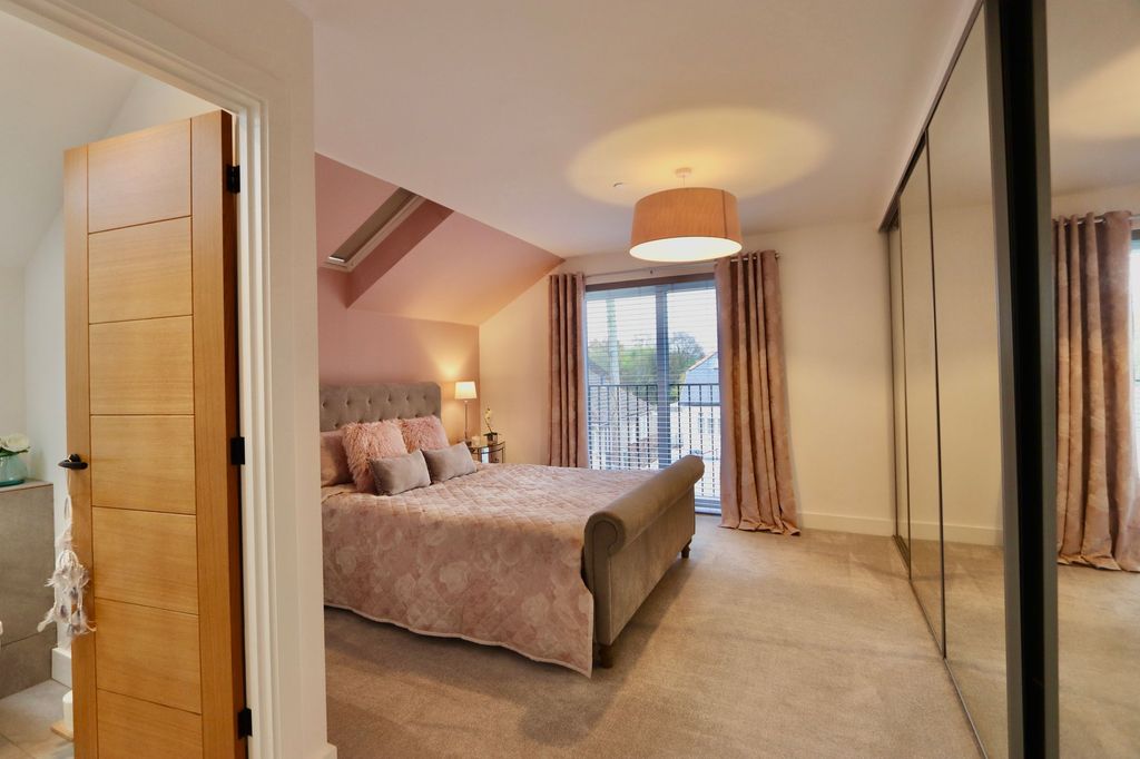 Additional image 8 of 4 bed detached house for saleGwerthonor Lane, Gilfach CF81