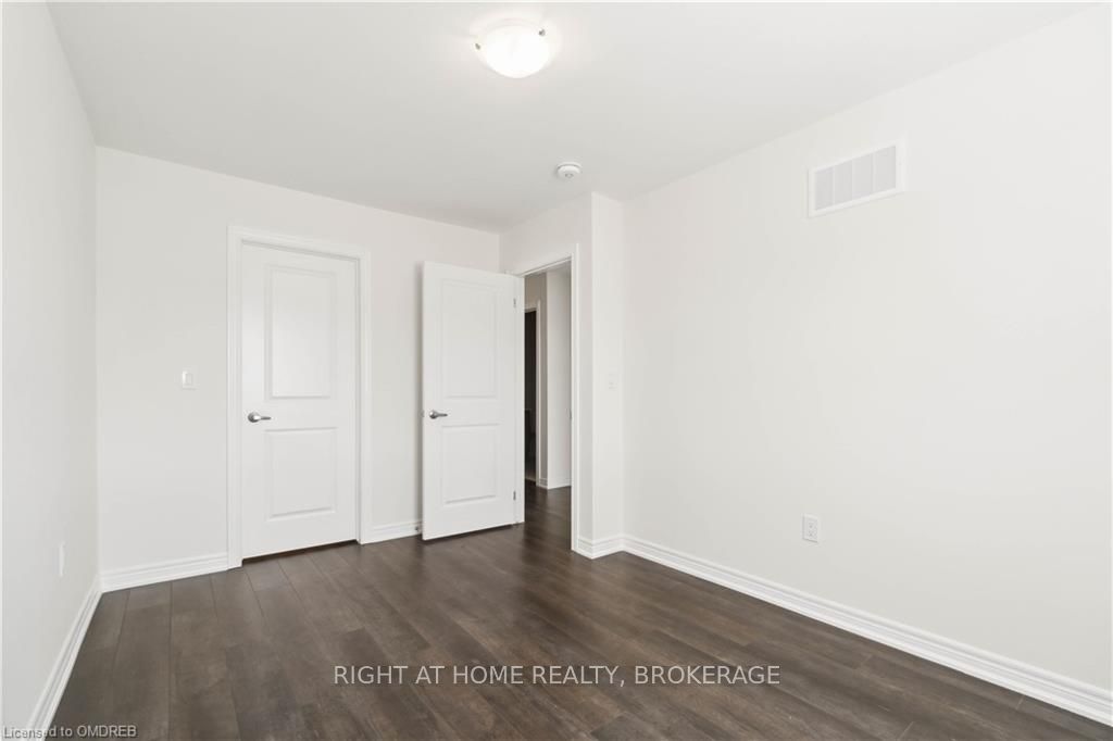 Additional image 2 of 8-40 Zinfandel Drive, Hamilton, ON, L8E 0L1