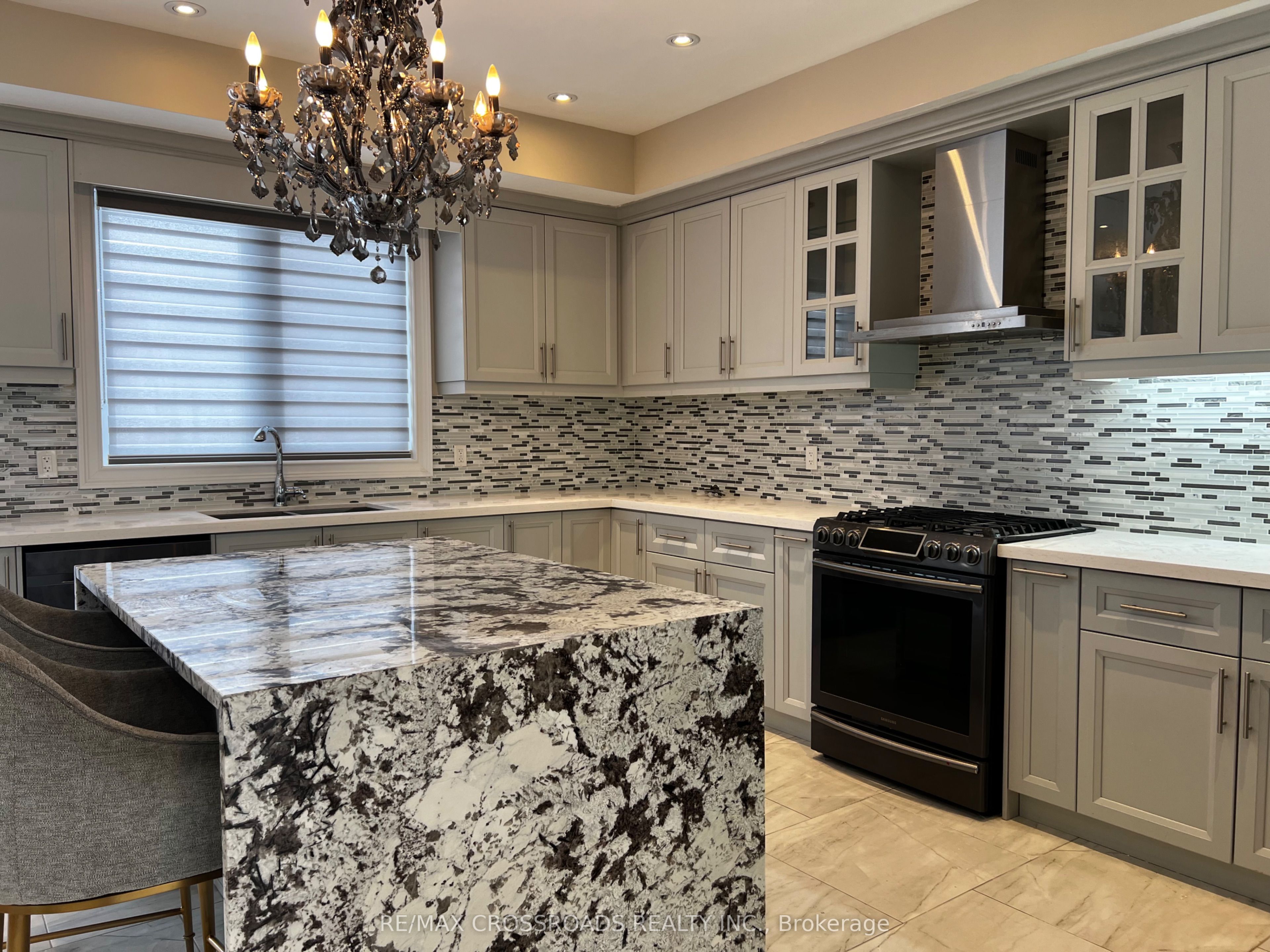 Additional image 2 of 602 Lake Drive S, Georgina, ON, L4P 1T5