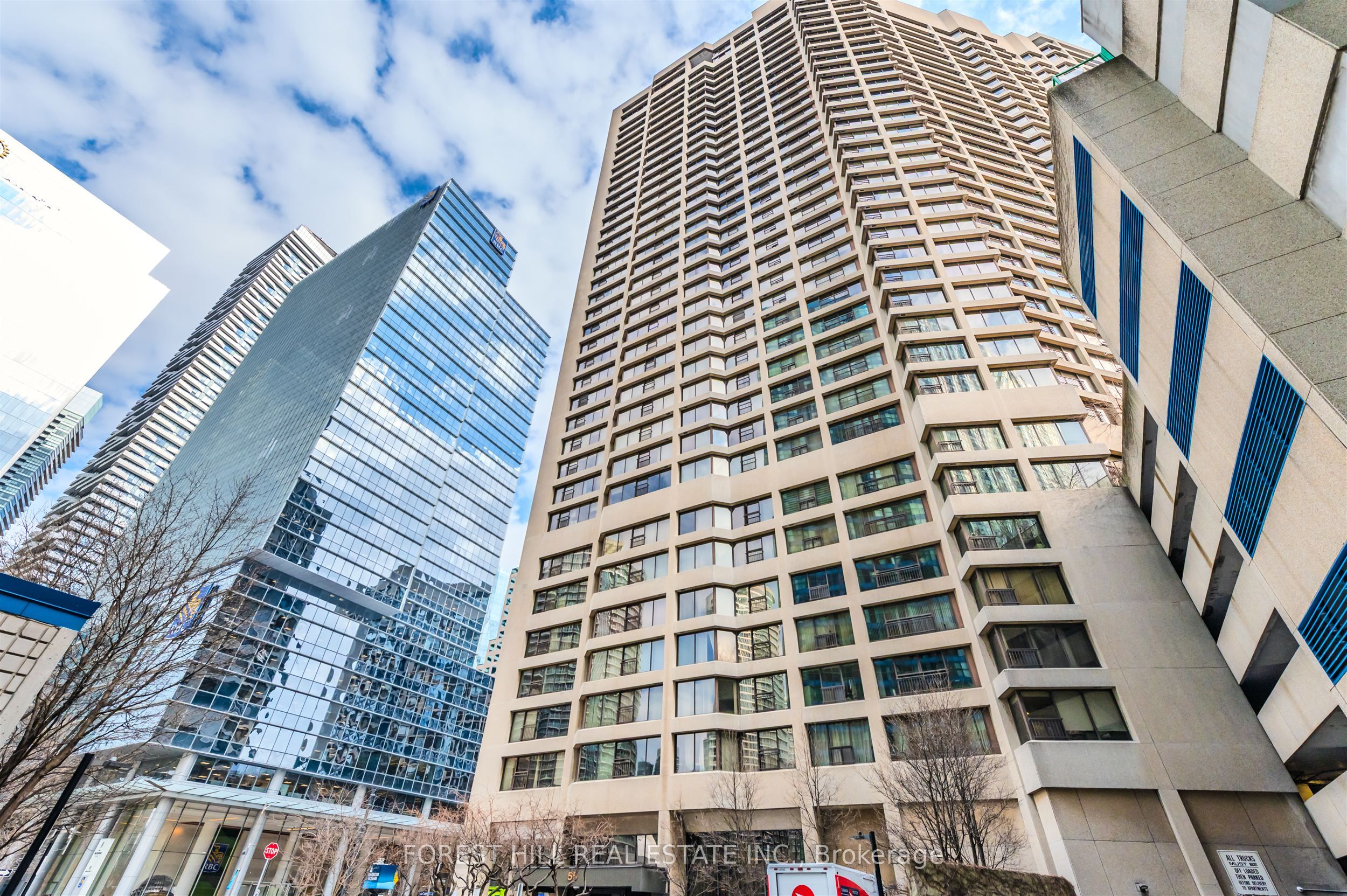 2313-55 Harbour Square, Toronto, ON, M5J 2L1