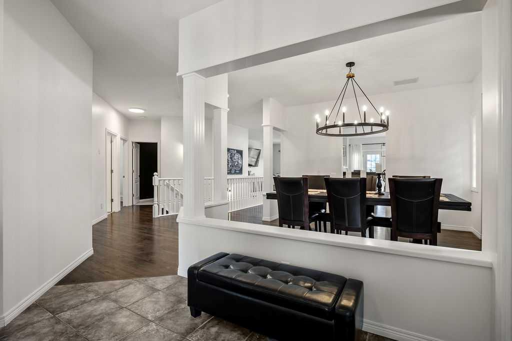 Additional image 3 of 89 Evergreen Crescent SW, Calgary, AB, T2Y 3R3