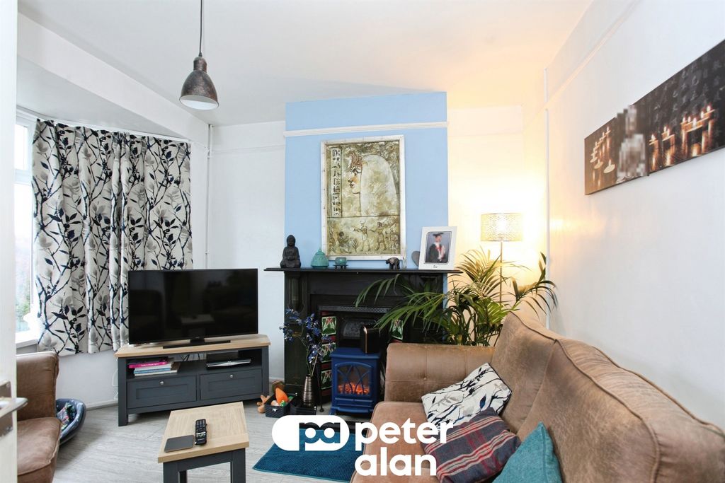 3 bed terraced house for saleLlwynbach Terrace, Hollybush, Blackwood NP12