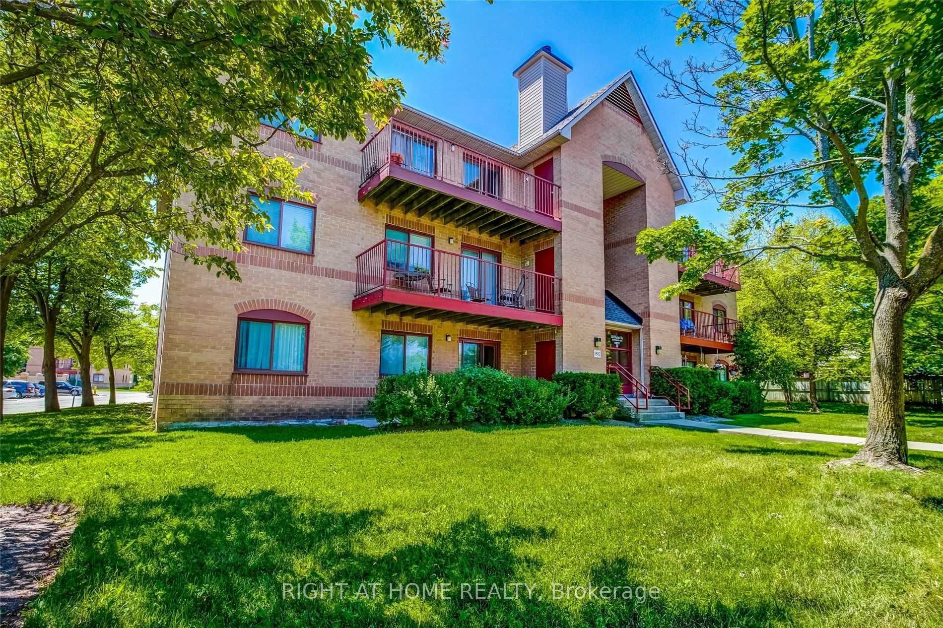 234-1498 Pilgrims Way, Oakville, ON, L6M 3G9