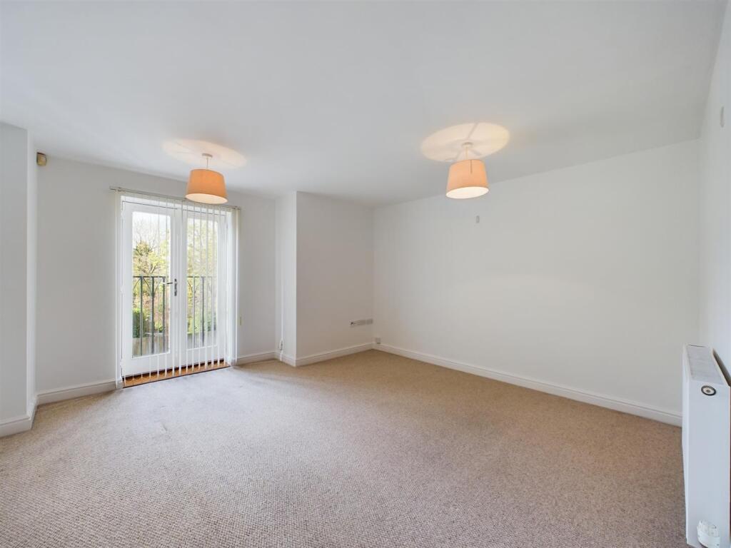 14 Kineton Grange Solihull B92 7EB photo 2