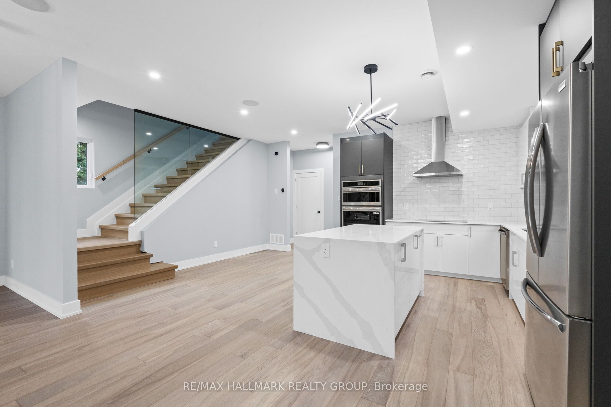 Additional image 4 of A-886 Byron Avenue, Ottawa, ON, K2A 0A1