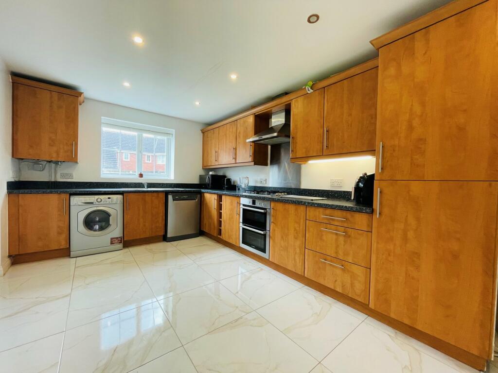 Additional image 11 of York Crescent, West Bromwich, B70