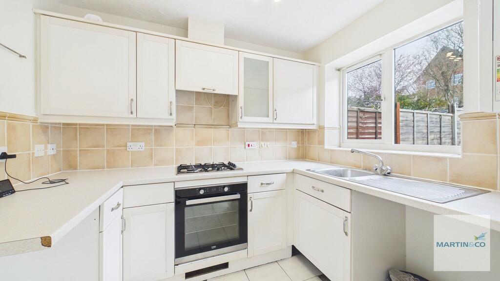 Balmoral Close, Tamworth photo 2