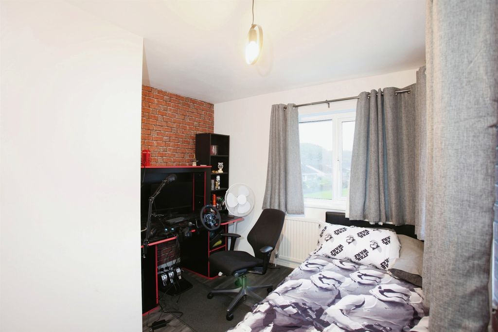Additional image 10 of 5 bed semi-detached house for saleSt. James Close, Maesycwmmer, Hengoed CF82