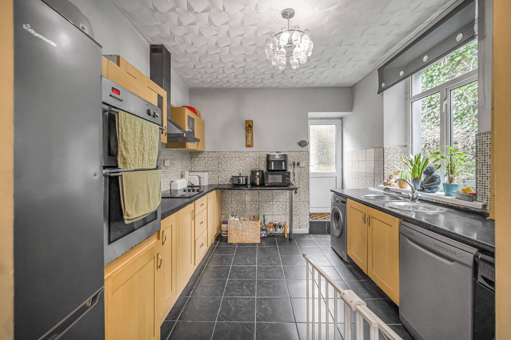 Additional image 9 of 3 bed end terrace house for saleThomas Street, Abertridwr, Caerphilly CF83
