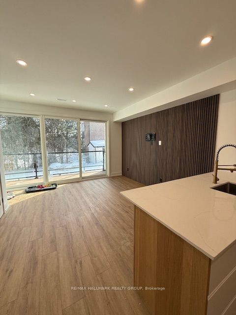 Additional image 3 of B-886 Byron Avenue, Ottawa, ON, K2A 0A1