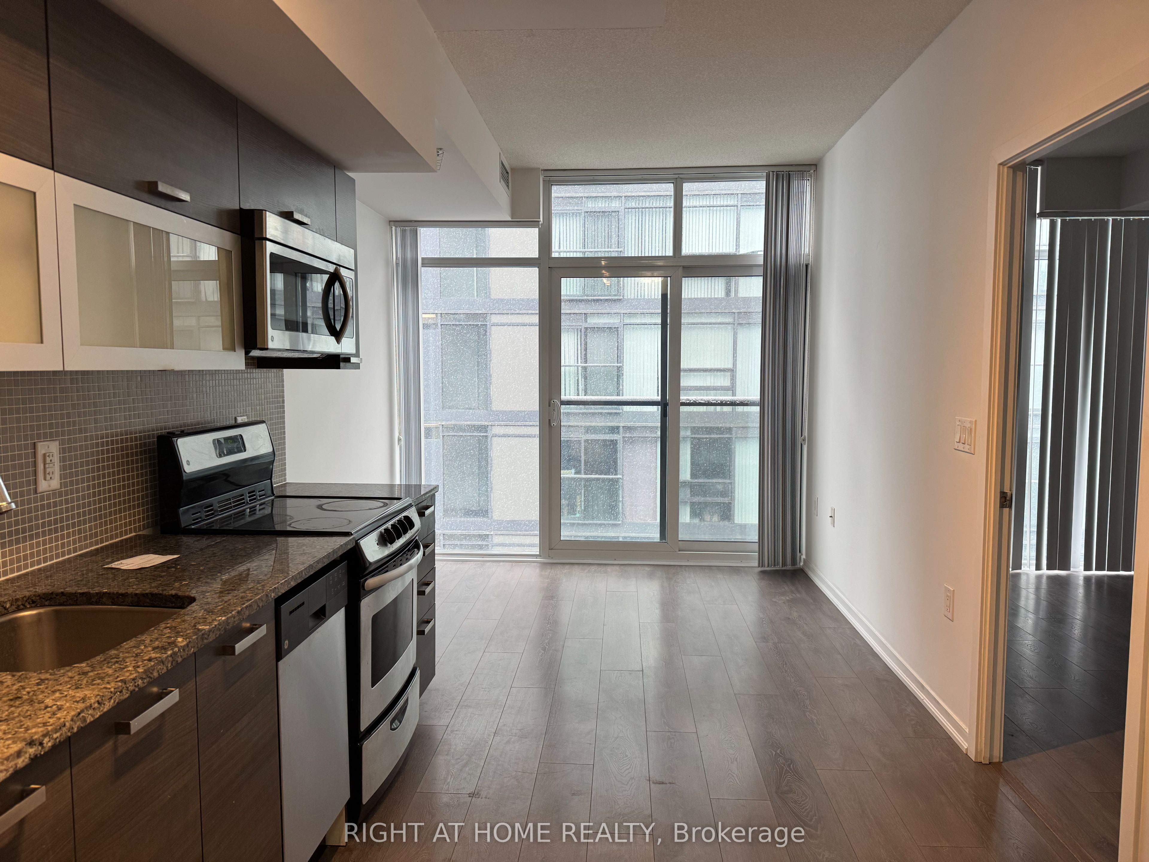 PH01-36 Lisgar Street, Toronto, ON, M6J 0B1