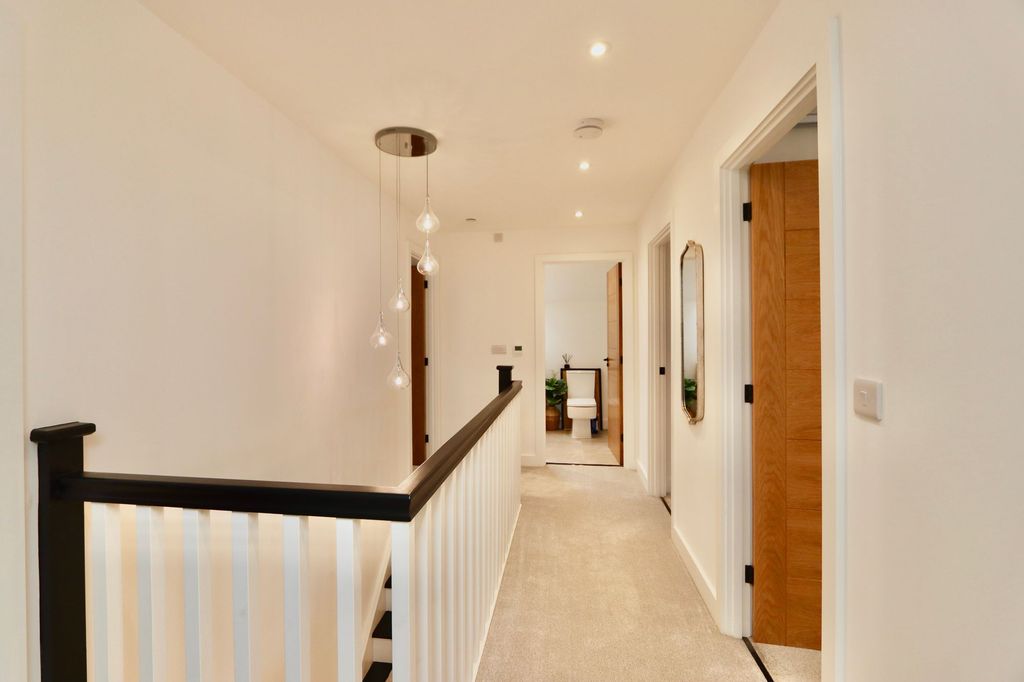 Additional image 23 of 4 bed detached house for saleGwerthonor Lane, Gilfach CF81