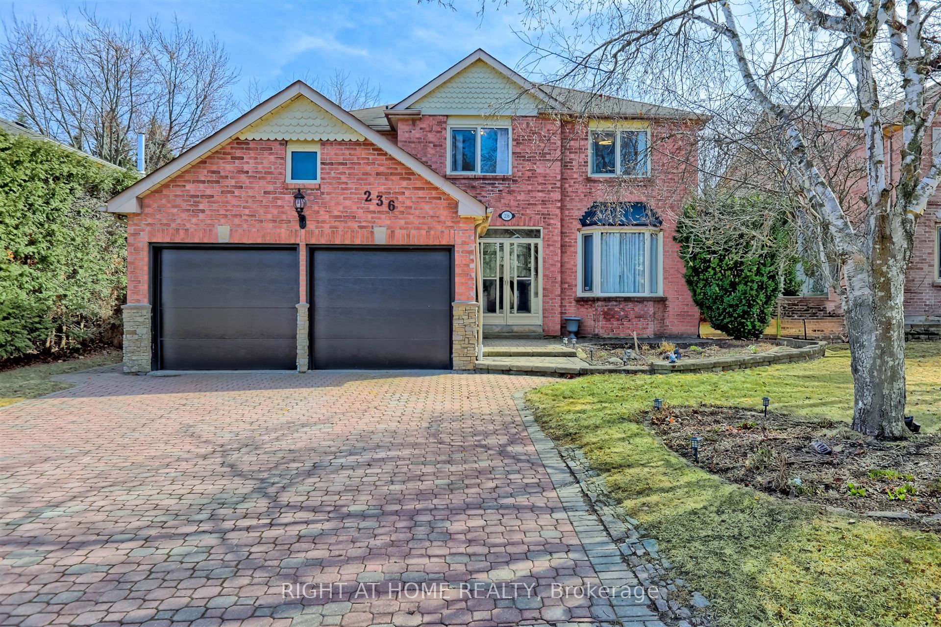 236 Mccaffrey Road, Newmarket, ON, L3X 1J3