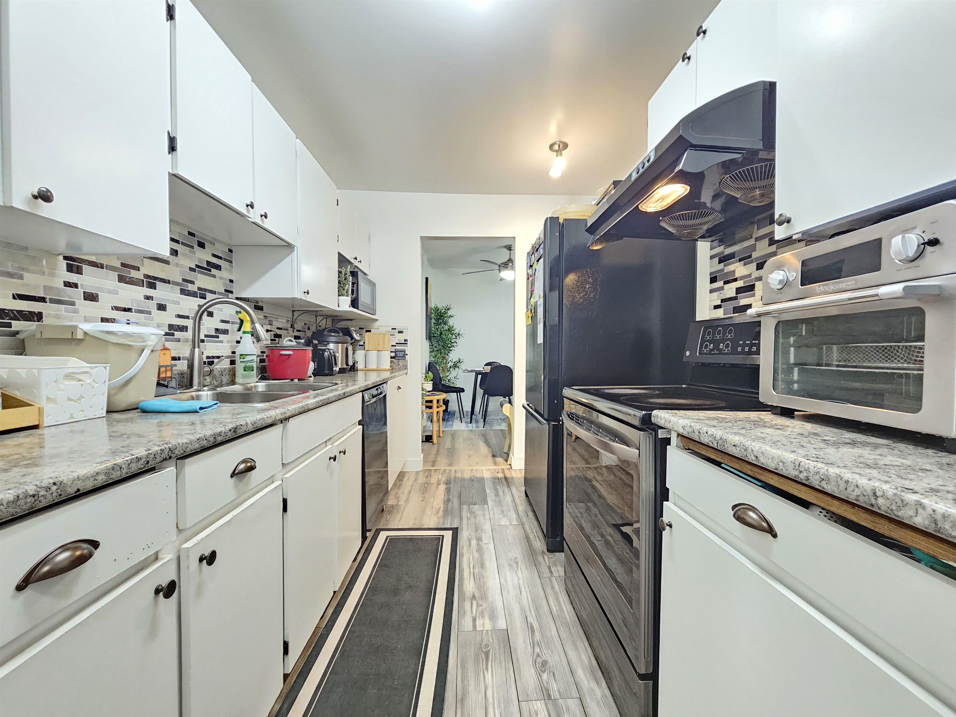 Additional image 3 of 206-10698 151a Street, Surrey, BC, V3R 8T5