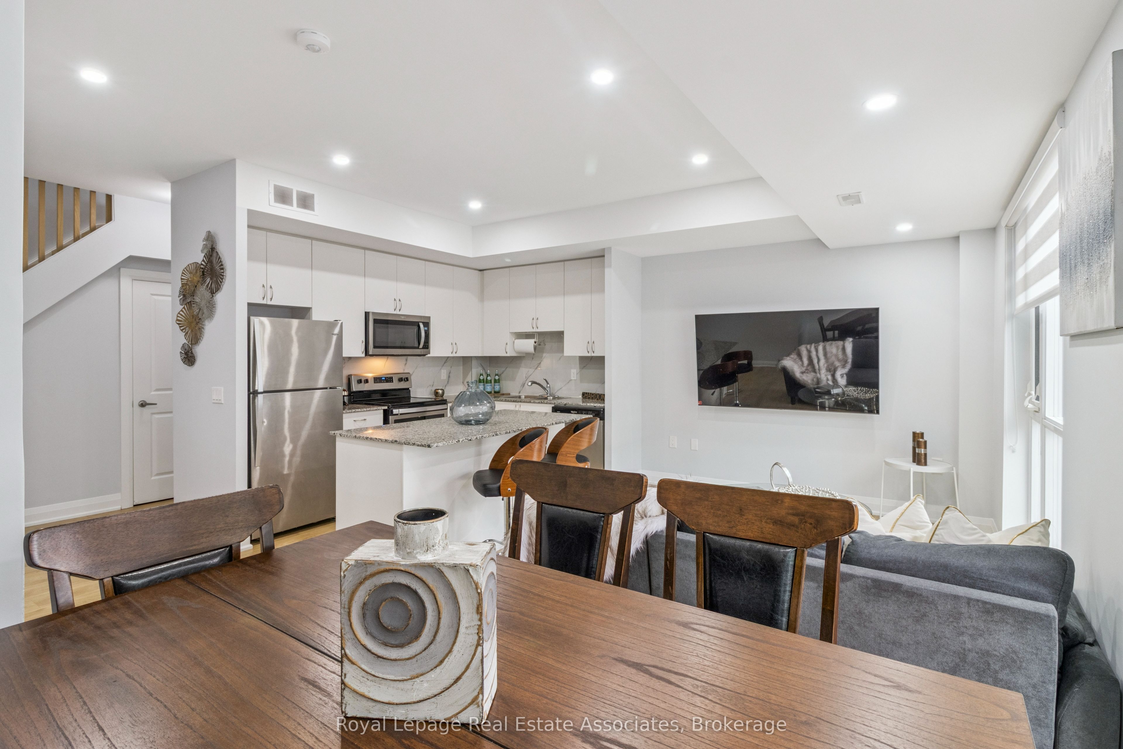 D203-5289 Highway 7 N/a, Vaughan, ON, L4L 0J1 photo 4