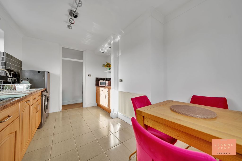 Additional image 11 of 2 bed flat for saleTempleton Avenue, Llanishen CF14