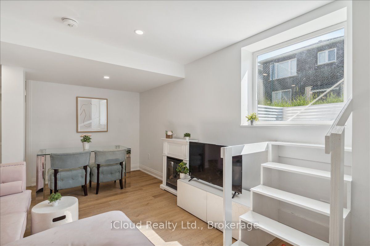 925 Hickory Crescent, Milton, ON, L9E 1P6 photo 2