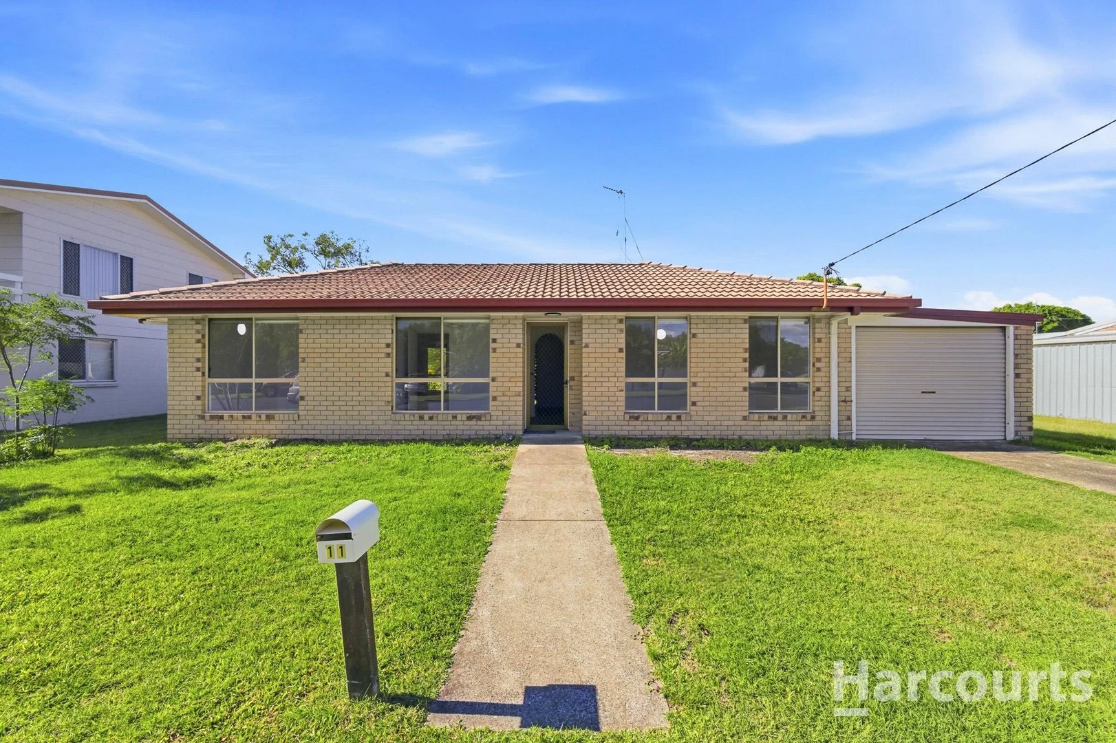 11 Ross Street, Urangan QLD 4655